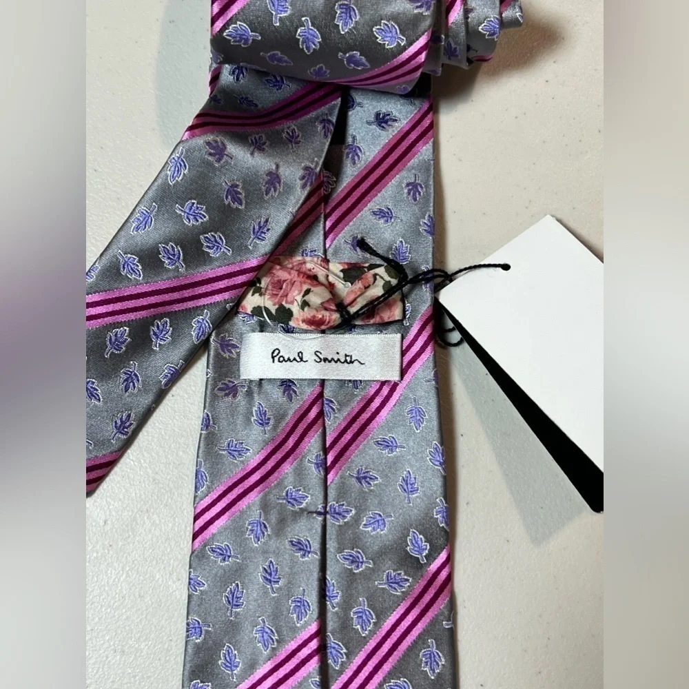NWT Paul Smith Made in Italy 100% Silk Gray Floral Stripe Blade Tie Pink Accent
